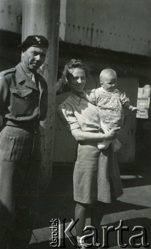 Sierpień 1947, Travemunde/k.Lubeki, Niemcy.
Repatrianci powracający do Polski.
Fot. NN, zbiory Ośrodka KARTA, album Zofii i Czesława Michalskich, przekazał Adam Pyrek

