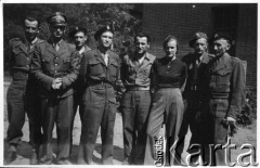 Sierpień 1947, Lubeka, Niemcy.
Repatrianci na dworcu kolejowym w Lubece
Fot. NN, zbiory Ośrodka KARTA, album Zofii i Czesława Michalskich, przekazał Adam Pyrek
