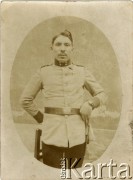 1914-1918, brak miejsca.
Władysław Opioła w mundurze armii austro-węgierskiej. 
Fot. NN, zbiory Ośrodka KARTA, kolekcja Ryszarda Łopatki