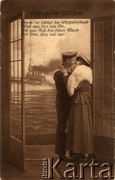 Ok. 1914-1918, Berlin, Niemcy.
Portret pary w uścisku pożegnalnym przed wyruszeniem mężczyzny na wojnę. Mężczyzna w mundurze marynarki wojennej, w tle okręt wojenny na morzu. Zdjęcie wykonane w atelier fotograficznym. Podpis w języku niemieckim.
Fot. NN, zbiory Ośrodka KARTA, kolekcja Ryszarda Łopatki