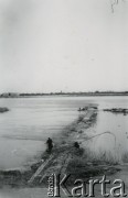 19.11.1939, Warszawa.
Rybacy w okolicach Bielan.
Fot. F. Krabicka, zbiory Ośrodka KARTA, udostępniła Agata Bujnowska