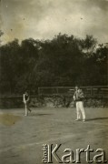 1922-1923, Warszawa, Polska.
Warszawski Lawn-Tennis Klub, mecz tenisowy.
Fot. NN, zbiory Ośrodka KARTA, udostępniła Barbara Krzystek