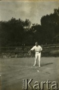 1922-1923, Warszawa, Polska.
Warszawski Lawn-Tennis Klub, mecz tenisowy.
Fot. NN, zbiory Ośrodka KARTA, udostępniła Barbara Krzystek