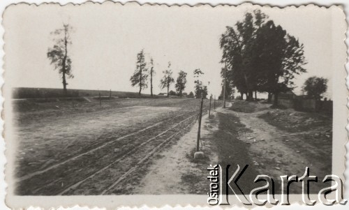 1920-1939, Stołpce, woj. Nowogródek, Polska.
Droga ze Stołpców do Mira.
Fot. NN, zbiory Ośrodka KARTA, Pogotowie Archiwalne [PAF_052], udostępnił Wiesław Gawinek