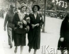 Sierpień 1932, Bydgoszcz, Polska.
Józefa Grochola z nieznaną kobietą.
Fot. NN, zbiory Ośrodka KARTA, przekazała Wiesława Grochola