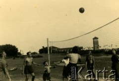 Lipiec 1938, Rozewie, Polska.
Mecz siatkówki.
Fot. NN, zbiory Ośrodka KARTA, przekazała Wiesława Grochola