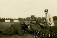 Październik 1928, Toruń, Polska. 
Ćwiczenia w Centralnej Szkole Strzelniczej.
Fot. NN, zbiory Ośrodka KARTA, przekazała Wiesława Grochola