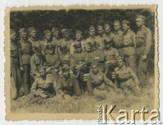 Lipiec 1936, Rozewie, Polska. 
Junacy I turnusu letniego przysposobienia wojskowego z 56 pułku piechoty wielkopolskiej.
Fot. NN, zbiory Ośrodka KARTA, przekazała Wiesława Grochola