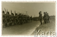 Lipiec 1938, Rozewie, Polska. 
Obóz letni przysposobienia wojskowego DOK VII. Na pierwszym planie  gen. Kazimierz Sawicki, dyrektor Państwowego Urzędu Wychowania Fizycznego i Przysposobienia Wojskowego w Warszawie.
Fot. NN, zbiory Ośrodka KARTA, przekazała Wiesława Grochola