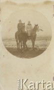 1919-1928, Polska.
Porucznik Władysław Grochola z nieznanym żołnierzem.
Fot. NN, zbiory Ośrodka KARTA, przekazała Wiesława Grochola