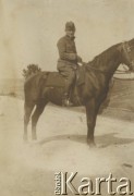 Ok. 1920, Polska.
Polski oficer na koniu.
Fot. NN, zbiory Ośrodka KARTA, przekazała Wiesława Grochola