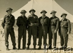 Październik 1941, El Amiriya koło Aleksandrii, Egipt.
Żołnierze Samodzielnej Brygady Strzelców Karpackich na terenie bazy wojskowej.
Fot. NN, zbiory Ośrodka KARTA, przekazała Wiesława Grochola