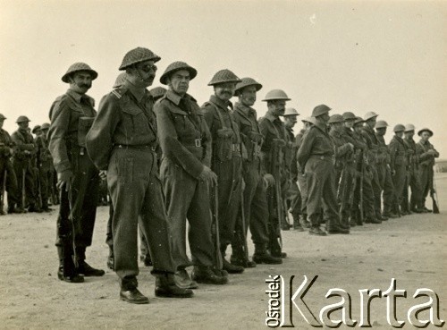 1941, El Amiriya koło Aleksandrii, Egipt.
Żołnierze Samodzielnej Brygady Strzelców Karpackich na terenie bazy wojskowej.
Fot. NN, zbiory Ośrodka KARTA, przekazała Wiesława Grochola