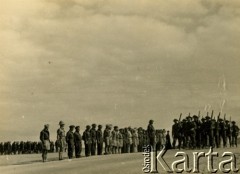 1941, El Amiriya koło Aleksandrii, Egipt.
Żołnierze Samodzielnej Brygady Strzelców Karpackich na terenie bazy wojskowej.
Fot. NN, zbiory Ośrodka KARTA, przekazała Wiesława Grochola
