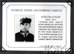 1939, Polska.
Kronika Krotoszyńska. Portret kaprala Marcina Klauzy, żołnierza 56 Pułku Piechoty Wielkopolskiej, poległego 1.09.1939 roku w walce pod Sulmierzycami.
Fot. NN, zbiór Ośrodka KARTA, album przekazała Wiesława Grochola
