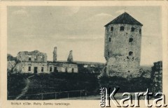 Przed 1939, Skała, woj. tarnopolskie, Polska.
Ruiny pałacu Tarłów, z prawej Baszta Prochowa.
Fot. NN, zbiory Ośrodka KARTA, przekazała Janina Kuszell