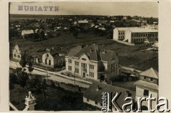 Przed 1939, Husiatyn, pow. Kopyczyńce, woj. tarnopolskie, Polska.
Fragment miasta.
Fot. NN, zbiory Ośrodka KARTA, przekazała Janina Kuszell