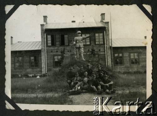 1936, Hrubieszów, woj. lubelskie, Polska.
Harcerze z zastępu 