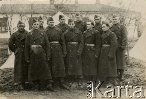 18.02.1942, Dżałał-Abad, Kirgistan, ZSRR.
Żołnierze Armii Andersa.
Fot. NN, zbiory Ośrodka KARTA, udostępniła Anna Kołodziejska
