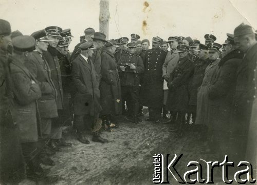 Lata 30., Polska.
Ćwiczenia przysposobienia wojskowego służby leśnej z zakresu łączności.
Fot. NN, zbiory Ośrodka KARTA, udostępniła Janina Drogowska
