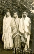 1942-1947, Indie.
Czesława, córka Antoniny i Jana Gołębiowskich (w środku) z koleżankami. 
Fot. NN, zbiory Ośrodka KARTA, udostępnił Adam Gołębiowski