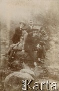 1923, Wilno, Polska.
Z lewej, w jasnym garniturze Tadeusz Szumański.
Fot. NN, zbiory Ośrodka KARTA, przekazał Emil Mieszkowski