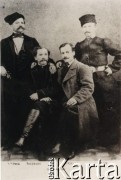 Ok. 1870, Polska pod zaborami.
Synowie Jana Kantego Szumańskiego, od lewej: Ludwik, Eustachy, Erazm i Leon. Brali udział w powstaniu styczniowym.
Fot. NN, zbiory Ośrodka KARTA, przekazał Emil Mieszkowski