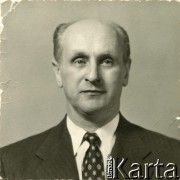 Ok. 1950, brak miejsca.
Stefan Pronaszko (1904-1986), kierowca rajdowy, wynalazca w dziedzinie motoryzacji, uczestnik prac nad silnikiem rakietowym w latach 60. w USA.
Fot. NN, zbiory Ośrodka KARTA, przekazał Emil Mieszkowski