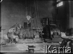 1927-1929, Płock, Polska.
Budowa Elektrowni Miejskiej w Radziwiu. Maszyny w hali elektrowni.
Fot. NN, zbiory Ośrodka KARTA