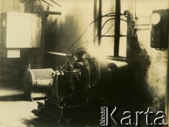 1927-1929, Płock, Polska.
Budowa Elektrowni Miejskiej w Radziwiu. Maszyny w hali elektrowni.
Fot. NN, zbiory Ośrodka KARTA