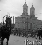 1936, Rumunia lub Turcja.
Polscy harcerze na ulicy miasta.
Fot. NN, kolekcja Witolda Lis-Olszewskiego, zbiory Ośrodka KARTA