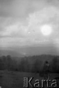 17.05.1929, Jamielnica, Polska (obecnie Ukraina).
Witold Lis-Olszewski na wycieczce w okolicy skałek jamielnickich.
Fot. NN, kolekcja Witolda Lis-Olszewskiego, zbiory Ośrodka KARTA
