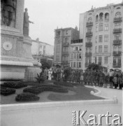1936, Stambuł, Turcja.
Pomnik Republiki Tureckiej, obok grupa polskich harcerzy.
Fot. NN, kolekcja Witolda Lis-Olszewskiego, zbiory Ośrodka KARTA