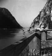 1936, Turcja.
Krajobraz. Zdjęcie wykonane ze statku podczas podróży zagranicznej do Rumunii i Turcji.
Fot. NN, kolekcja Witolda Lis-Olszewskiego, zbiory Ośrodka KARTA