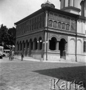 1936, Rumunia lub Turcja.
Polscy harcerze na ulicy miasta.
Fot. NN, kolekcja Witolda Lis-Olszewskiego, zbiory Ośrodka KARTA