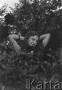 Lata 30., prawdopodobnie Borysław-Tustanowice, Polska (obecnie Ukraina).
Prawdopodobnie Maria Chobot.
Fot. NN, kolekcja Witolda Lis-Olszewskiego, zbiory Ośrodka KARTA