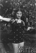 Lata 30., prawdopodobnie Borysław-Tustanowice, Polska (obecnie Ukraina).
Prawdopodobnie Maria Chobot.
Fot. NN, kolekcja Witolda Lis-Olszewskiego, zbiory Ośrodka KARTA