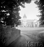 Lata 30., Dzików, Polska.
Pałac Tarnowskich w Dzikowie.
Fot. NN, kolekcja Witolda Lis-Olszewskiego, zbiory Ośrodka KARTA