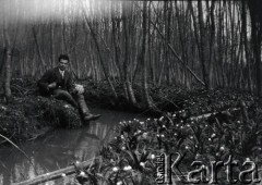 Kwiecień 1928, Borysław (okolice), Polska.
Witold Lis-Olszewski podczas wycieczki.
Fot. NN, kolekcja Witolda Lis-Olszewskiego, zbiory Ośrodka KARTA