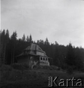 Lata 30., Gorgany, Polska (obecnie Ukraina).
Schronisko PTTK w Dolinie Mołody.
Fot. NN, kolekcja Witolda Lis-Olszewskiego, zbiory Ośrodka KARTA