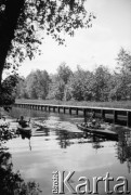 1928-1936, Kanał Augustowski, Polska.
Kajaki na Kanale Augustowskim.
Fot. NN, kolekcja Witolda Lis-Olszewskiego, zbiory Ośrodka KARTA