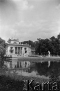 1930, Warszawa, Polska.
Pałac na Wodzie w Łazienkach Królewskich.
Fot. NN, kolekcja Witolda Lis-Olszewskiego, zbiory Ośrodka KARTA