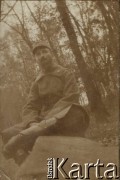 1914-1920, brak miejsca.
Kazimierz Brończyk (1888-1967) - nauczyciel języka polskiego, dramatopisarz, tłumacz i krytyk teatralny. W czasie I wojny światowej służył w I Brygadzie Legionów Polskich oraz armii austriackiej, podczas wojny polsko-bolszewickiej w Małopolskim Oddziale Armii Ochotniczej.
Fot. NN, zbiory Ośrodka KARTA, przekazała Teresa Wojciechowska