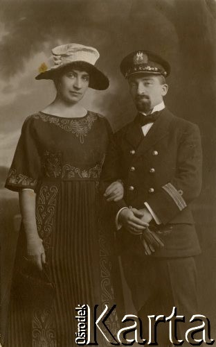 20.10.1921, brak miejsca.
Kazimiera z d. Nasadnik i Stanisław Brończykowie.
Fot. NN, zbiory Ośrodka KARTA, przekazała Teresa Wojciechowska
