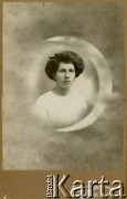 Wrzesień 1910, Stryj, Galicja, Austro-Węgry. 
Eugenia Mitisówna, późniejsza żona Kazimierza Brończyka.
Fot. Z. Frey, zbiory Ośrodka KARTA, przekazała Teresa Wojciechowska
