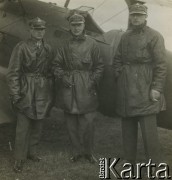 Przed 1939, Polska.
Piloci Wojska Polskiego, w środku Kazimierz Kuzian - podczas II wojny światowej pilot 300 Dywizjonu Bombowego Ziemi Mazowieckiej.
Fot. NN, zbiory Ośrodka KARTA, przekazała Anna Kruczkowska