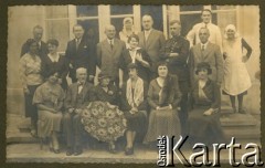 1933, Truskawiec, pow. Drohobycz, woj. lwowskie, Polska.
Pensjonariusze, z lewej stoi Janina Turzańska.
Fot. NN, zbiory Ośrodka KARTA, udostępnił Tomasz Kamiński