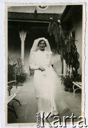 3.07.1937, Kurzany, pow. Brzeżany, woj. tarnopolskie, Polska.
Janina Kamińska z d. Turzańska w dniu ślubu.
Fot. NN, zbiory Ośrodka KARTA, udostępnił Tomasz Kamiński