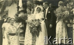 3.07.1937, Kurzany, pow. Brzeżany, woj. tarnopolskie, Polska.
Janina z domu Turzańska i Eugeniusz Kamiński w dniu ślubu.
Fot. NN, zbiory Ośrodka KARTA, udostępnił Tomasz Kamiński