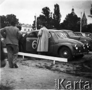 25.06-1.07.1938, Warszawa, Polska.
XI Międzynarodowy Rajd Automobilklubu Polski. Samochód marki Tatra uczestnika zawodów - L. Borowika.
Fot. Eugeniusz Kamiński, zbiory Ośrodka KARTA, udostępnił Tomasz Kamiński